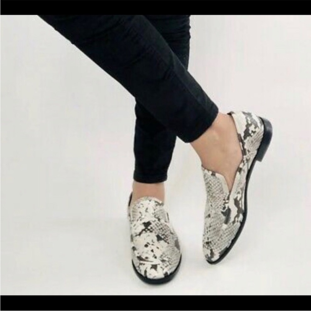 Zara Elevated Classic Preppy Snakeskin Loafers size 37